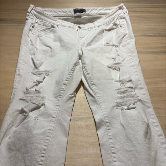 Torrid White Cropped Distressed Jeans - Picture 2 of 6